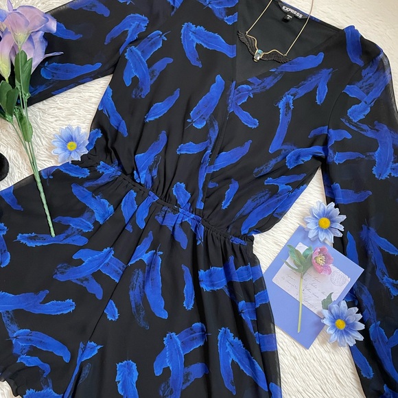 Express feather print v neck long sleeve romper - Picture 9 of 15